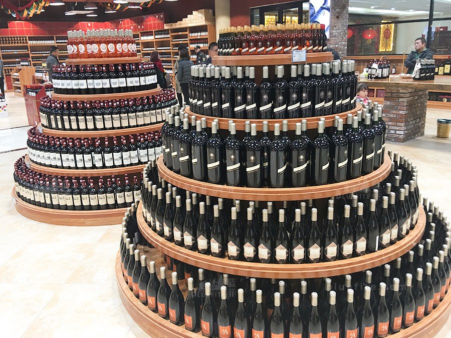 在小县城开红酒加盟店怎么样?