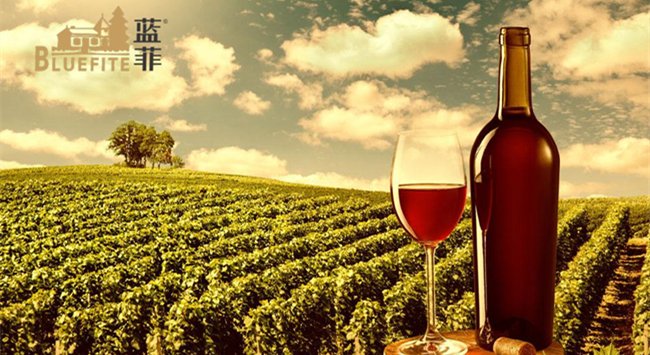 澳洲葡萄酒产业价值450亿澳元，中国为澳洲最大海外市场。