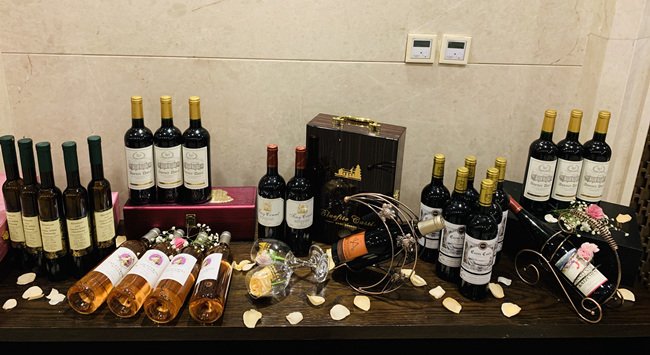 在县城开红酒加盟店多少钱